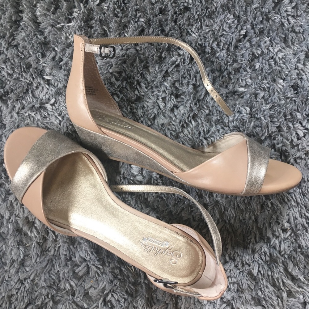Strappy peep-toe shoes